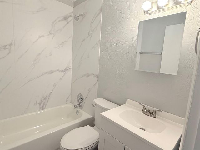 776 27TH AVENUE N, St Petersburg, FL 33704