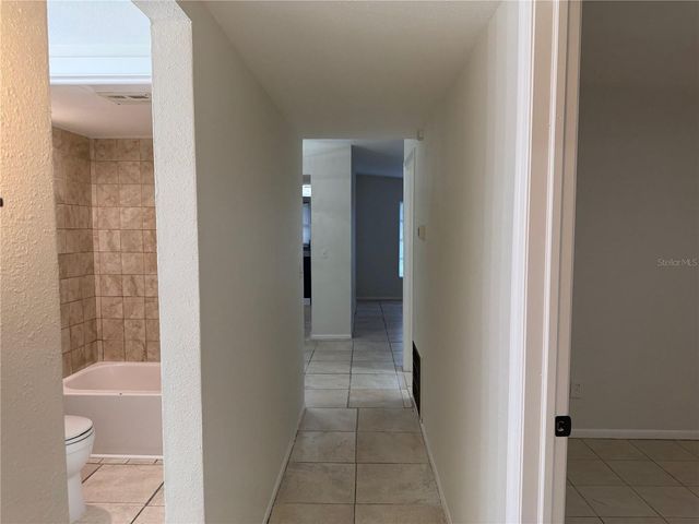 8709 N MANDARINE PLACE A, Tampa, FL 33617