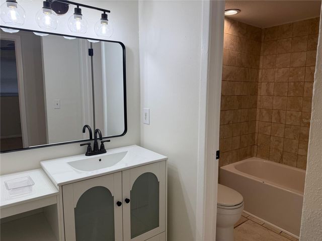 8709 N MANDARINE PLACE A, Tampa, FL 33617