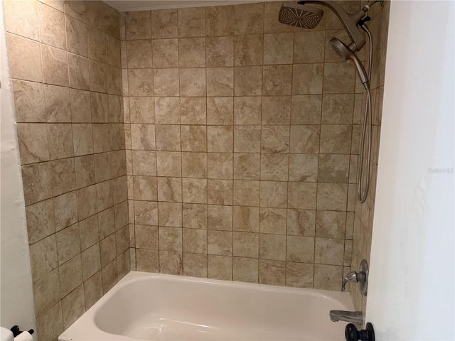 8709 N MANDARINE PLACE A, Tampa, FL 33617