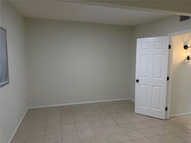 8709 N MANDARINE PLACE A, Tampa, FL 33617