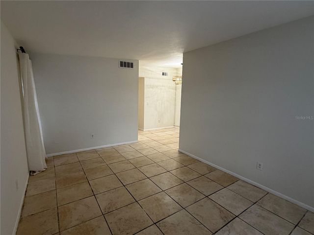 8709 N MANDARINE PLACE A, Tampa, FL 33617
