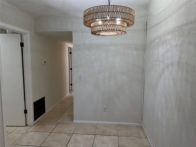 8709 N MANDARINE PLACE A, Tampa, FL 33617
