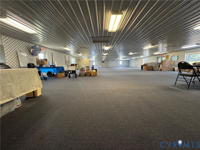 27 Bayberry Ln, Farmville, VA 23901