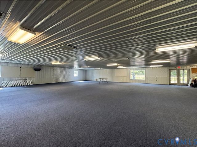 27 Bayberry Ln, Farmville, VA 23901