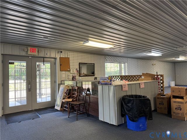 27 Bayberry Ln, Farmville, VA 23901