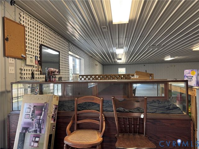 27 Bayberry Ln, Farmville, VA 23901