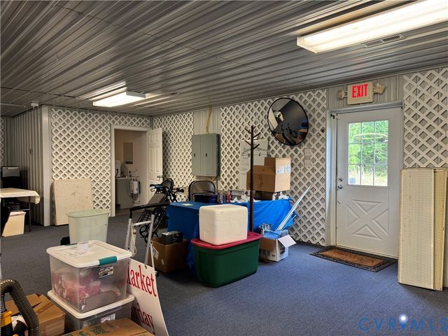 27 Bayberry Ln, Farmville, VA 23901