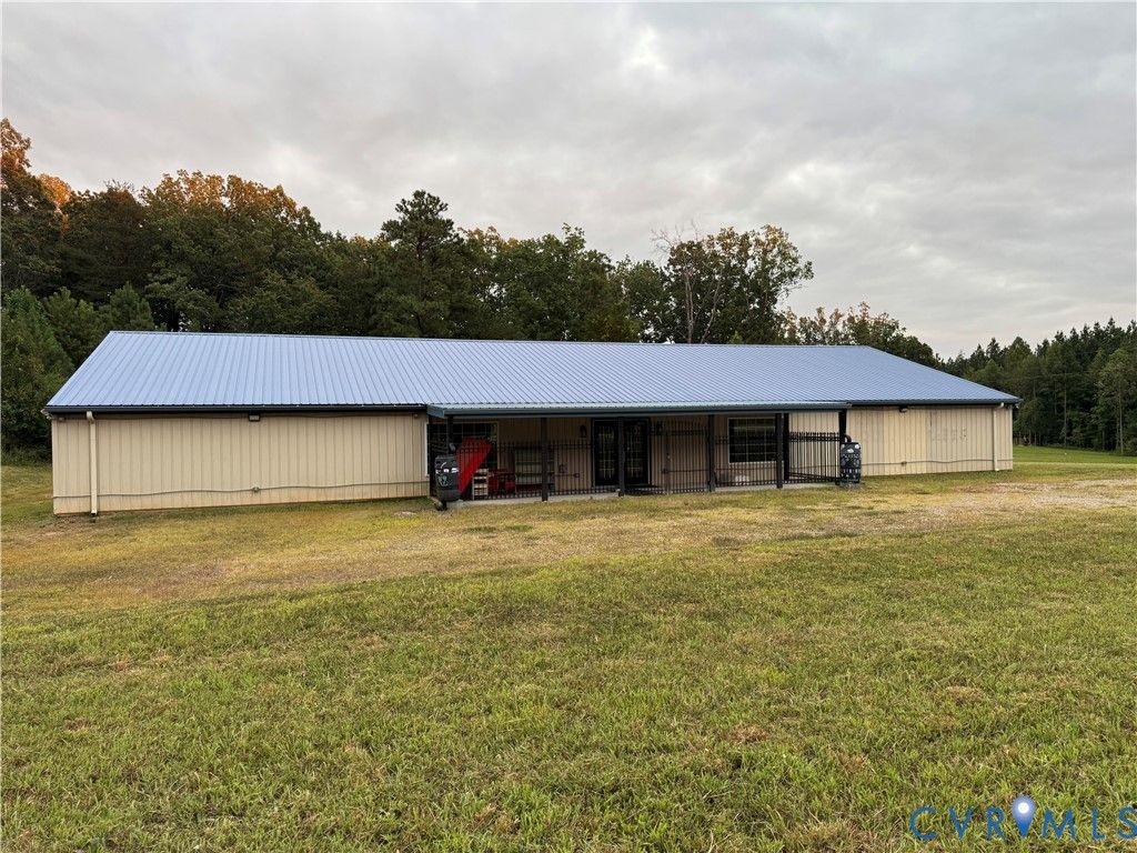 27 Bayberry Ln, Farmville, VA 23901