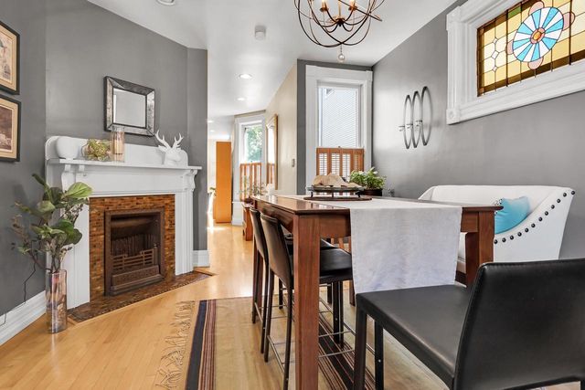 1323 N Astor STREET, Milwaukee, WI 53202