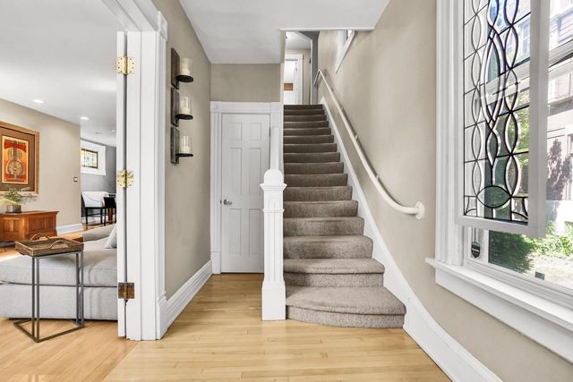 1323 N Astor STREET, Milwaukee, WI 53202