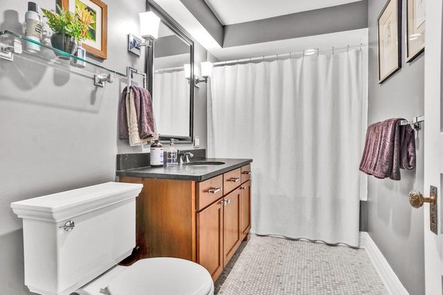 1323 N Astor STREET, Milwaukee, WI 53202