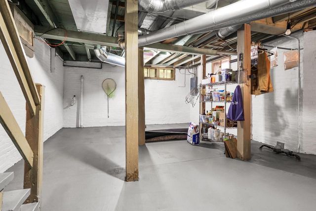 1323 N Astor STREET, Milwaukee, WI 53202