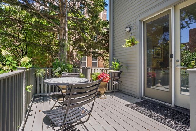 1323 N Astor STREET, Milwaukee, WI 53202