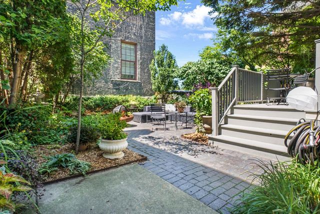 1323 N Astor STREET, Milwaukee, WI 53202