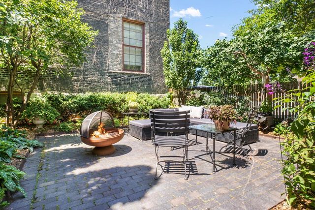 1323 N Astor STREET, Milwaukee, WI 53202