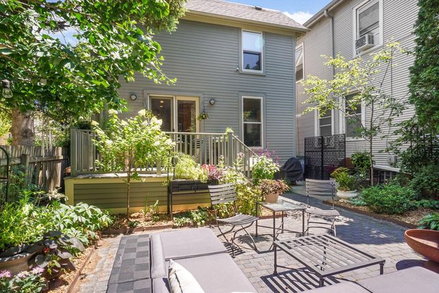 1323 N Astor STREET, Milwaukee, WI 53202