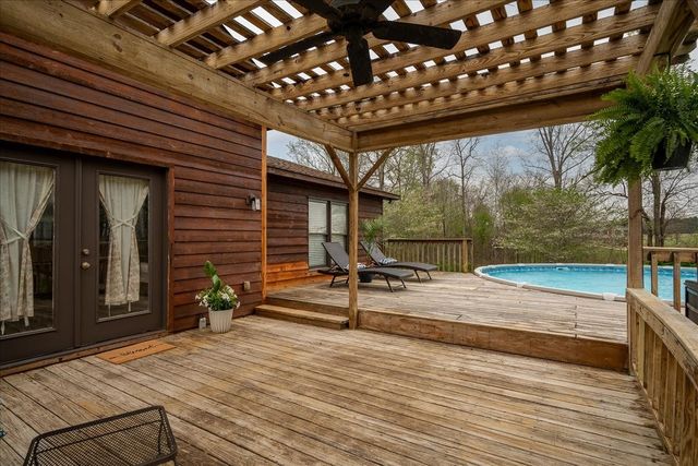 79 French Rd, Loretto, TN 38469