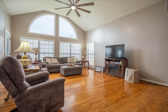 79 French Rd, Loretto, TN 38469