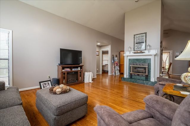 79 French Rd, Loretto, TN 38469