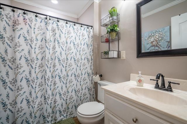 79 French Rd, Loretto, TN 38469