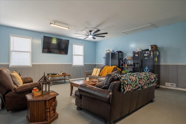 79 French Rd, Loretto, TN 38469