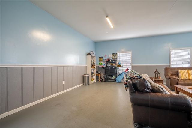 79 French Rd, Loretto, TN 38469