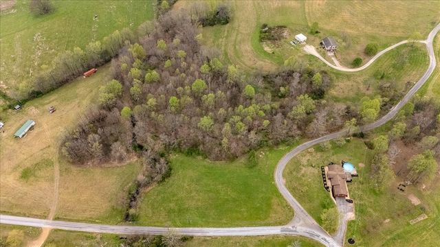 79 French Rd, Loretto, TN 38469