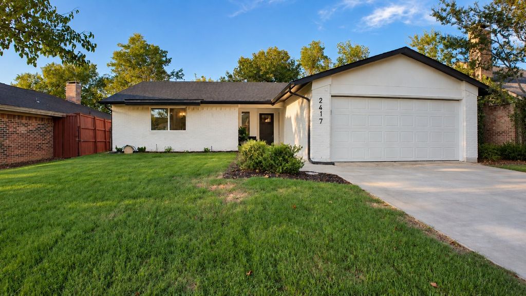 2417 Via Barcelona, Carrollton, TX 75006 — exterior