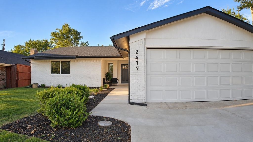 2417 Via Barcelona, Carrollton, TX 75006 — photo 2