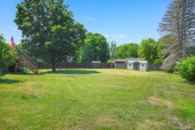 12 Golden Way, Staatsburg, NY 12580