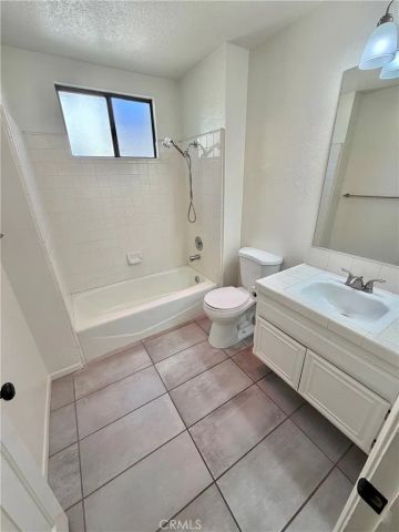 1316 W Avenue J4, Lancaster, CA 93534