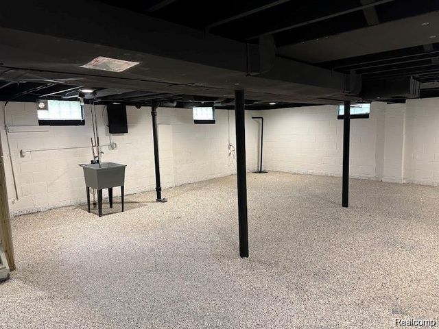 20760 Ridgedale Street, Oak Park, MI 48237