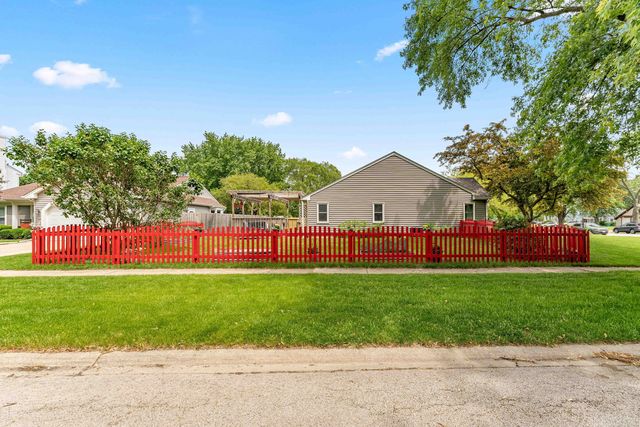 200 Fernwood Road, Montgomery, IL 60538