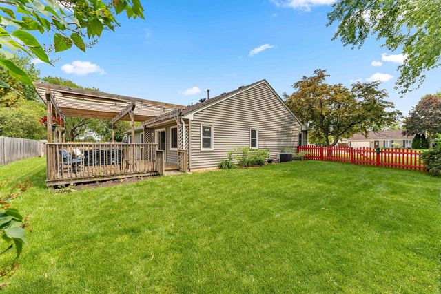 200 Fernwood Road, Montgomery, IL 60538