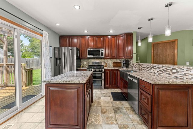200 Fernwood Road, Montgomery, IL 60538
