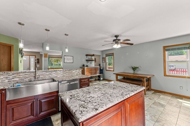200 Fernwood Road, Montgomery, IL 60538