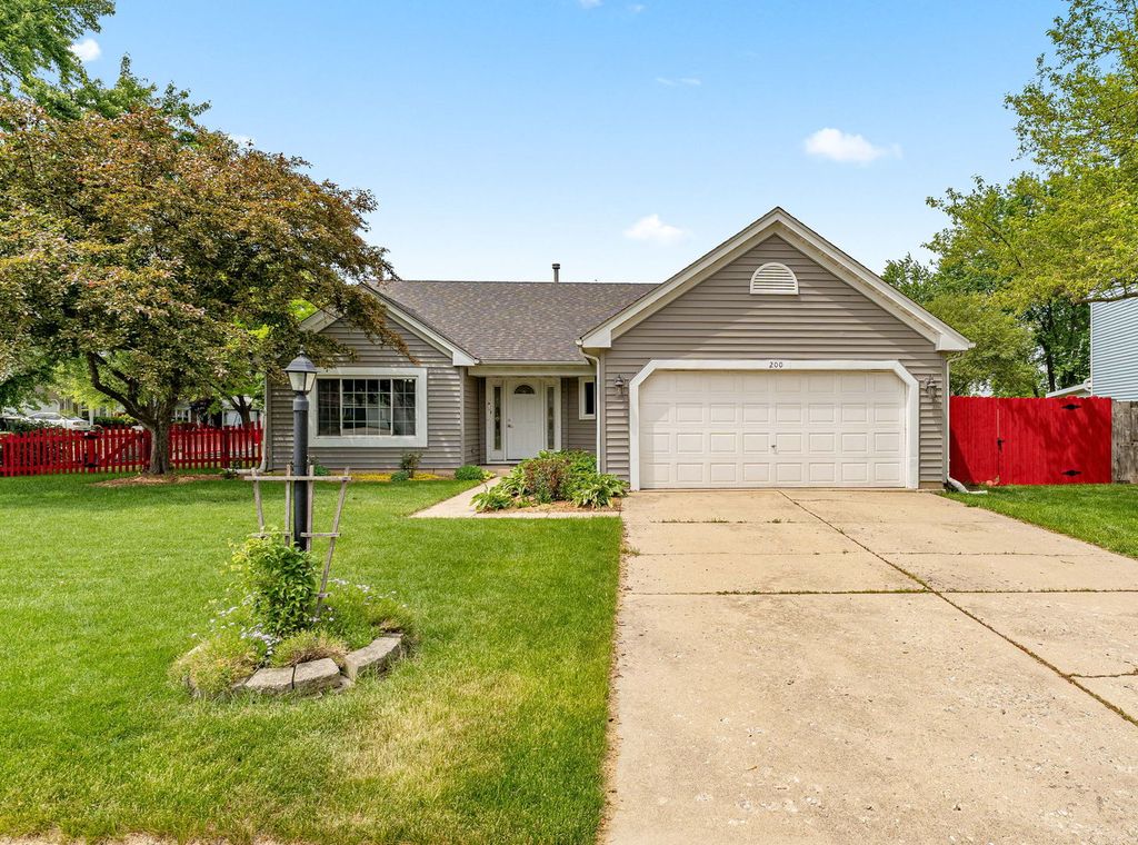 200 Fernwood Road, Montgomery, IL 60538