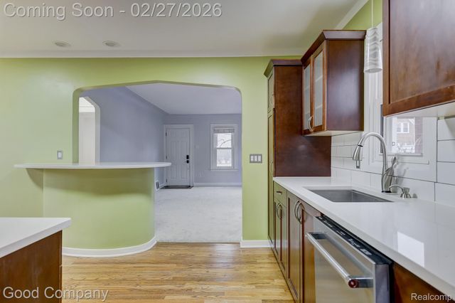 1060 W Hazelhurst Street, Ferndale, MI 48220