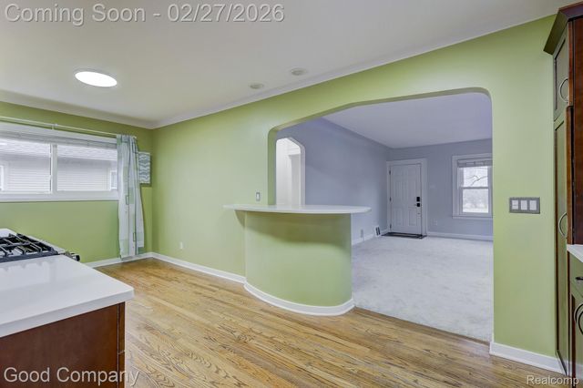 1060 W Hazelhurst Street, Ferndale, MI 48220