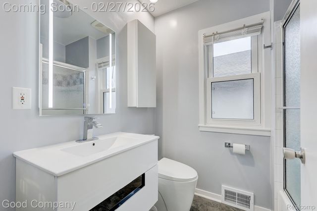 1060 W Hazelhurst Street, Ferndale, MI 48220