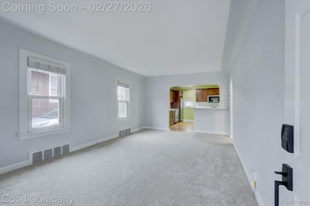 1060 W Hazelhurst Street, Ferndale, MI 48220