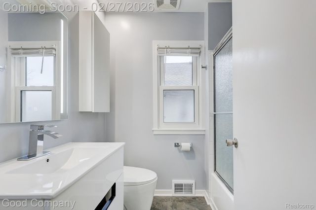 1060 W Hazelhurst Street, Ferndale, MI 48220