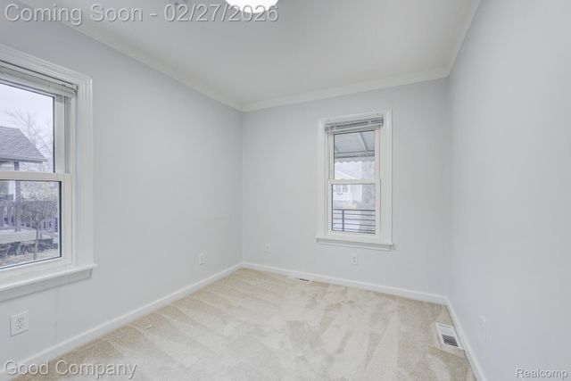 1060 W Hazelhurst Street, Ferndale, MI 48220