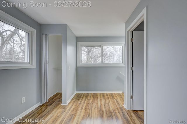 1060 W Hazelhurst Street, Ferndale, MI 48220