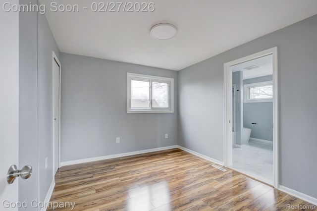 1060 W Hazelhurst Street, Ferndale, MI 48220