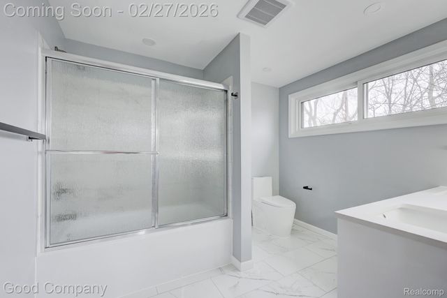 1060 W Hazelhurst Street, Ferndale, MI 48220