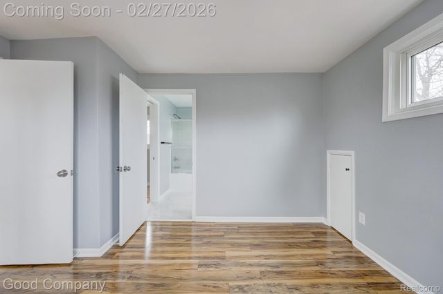 1060 W Hazelhurst Street, Ferndale, MI 48220