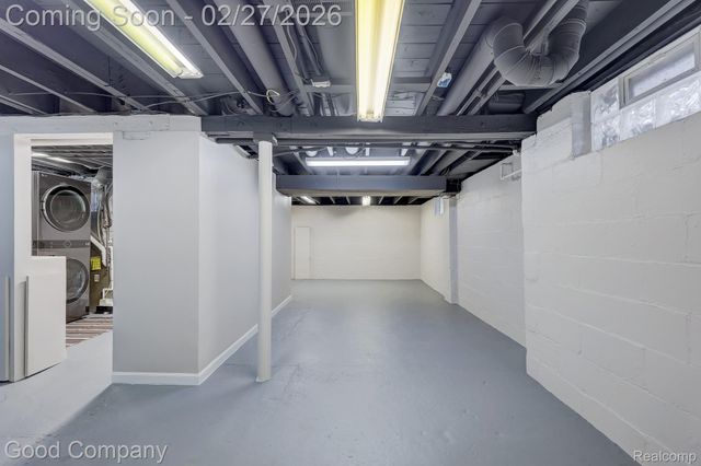 1060 W Hazelhurst Street, Ferndale, MI 48220