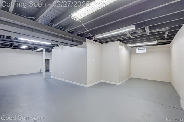 1060 W Hazelhurst Street, Ferndale, MI 48220